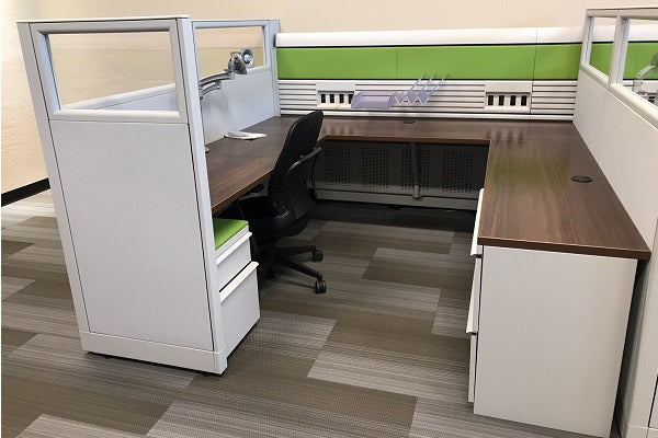 Knoll Morrison/Currents Cubicle 7'x7'x64"H with Glass