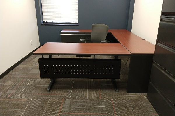 Knoll - Used U Private Office with Sit Stand