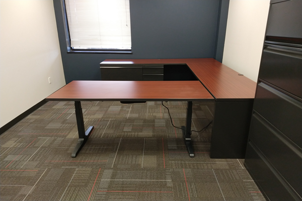 Knoll - Used U Private Office with Sit Stand